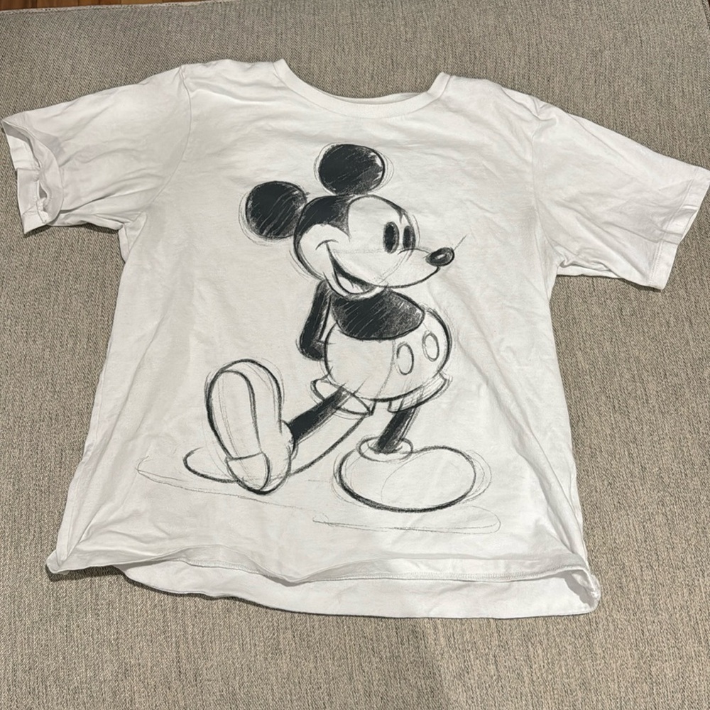 Uniqlo Disney Mickey Mouse T shirt Size Medium